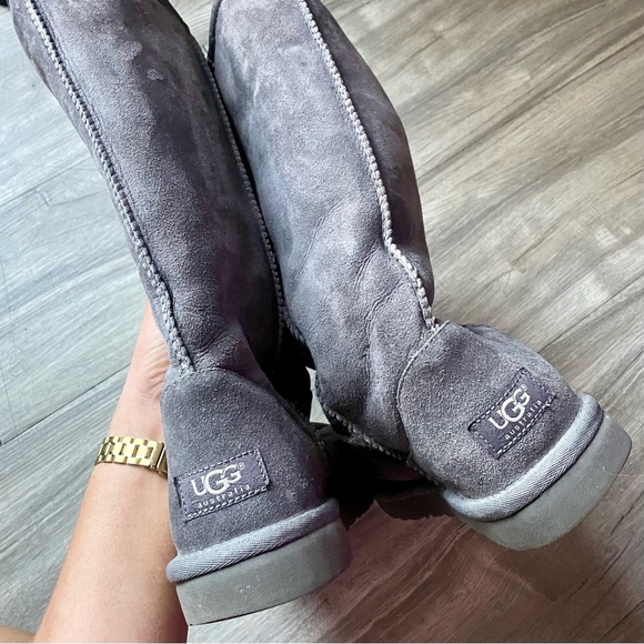 UGG Classic Tall II Sheepskin Gray Snow Winter Boots - Picture 6 of 10